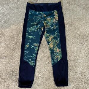 Under Armour Reversible Cropped HeatGear Compression Leggings